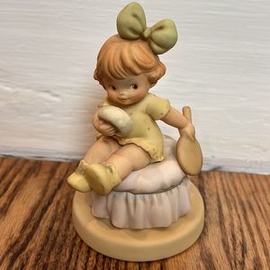Vintage Memories of Yesterday Figurine - Taking After Mother